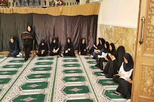 برگزاری آیین قرائت زیارت عاشورا در دانشکده دندانپزشکی 