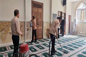 آیین غبارروبی نمازخانه دانشکده دندانپزشکی به مناسبت آغاز ماه مبارک رمضان